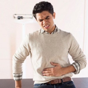 Người bị viêm dạ dày cấp thường có triệu chứng đau bụng