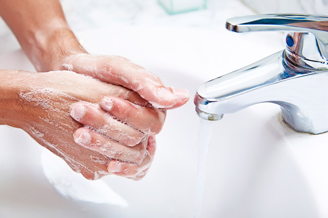 Rửa tay sạch sẽ là cách phòng ngừa vi khuẩn Hp gây bệnh dạ dày