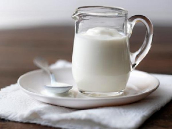 giảm axit dạ dày bằng cách uống sữa